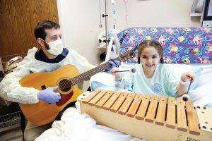 Benefits of Music Therapy Over Cancer Patients
